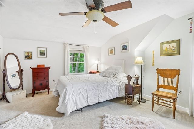 8 Foster St, Oxford, MA 01540