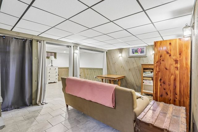 8 Foster St, Oxford, MA 01540