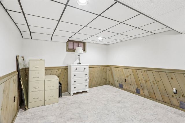 8 Foster St, Oxford, MA 01540