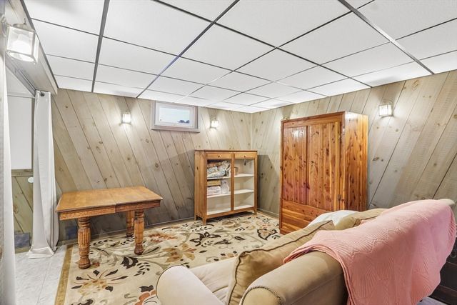 8 Foster St, Oxford, MA 01540