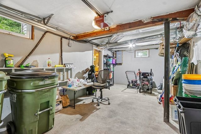 8 Foster St, Oxford, MA 01540