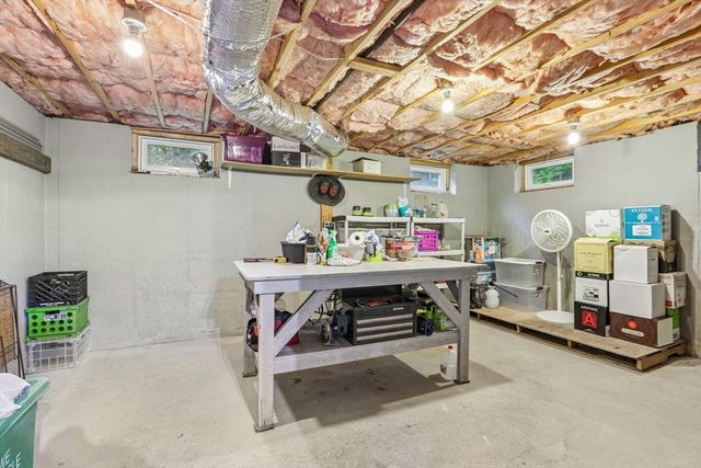 8 Foster St, Oxford, MA 01540
