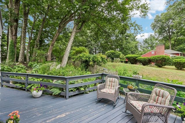 8 Foster St, Oxford, MA 01540