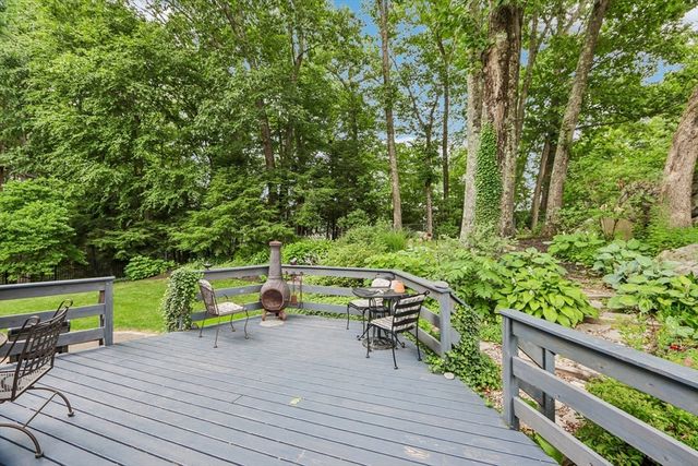8 Foster St, Oxford, MA 01540