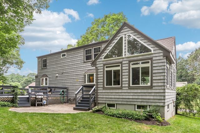 8 Foster St, Oxford, MA 01540