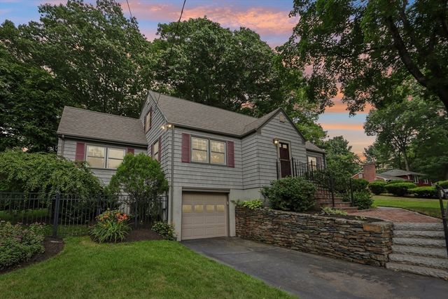 8 Foster St, Oxford, MA 01540