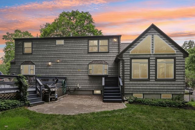 8 Foster St, Oxford, MA 01540