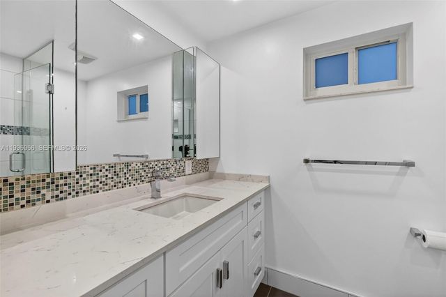 3050 NE 48th St 210, Fort Lauderdale, FL 33308