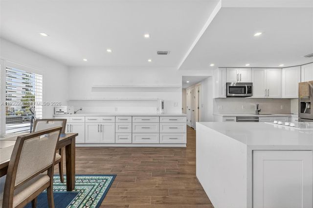 3050 NE 48th St 210, Fort Lauderdale, FL 33308