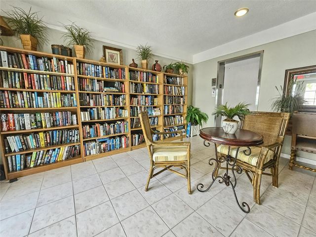 3050 NE 48th St 210, Fort Lauderdale, FL 33308