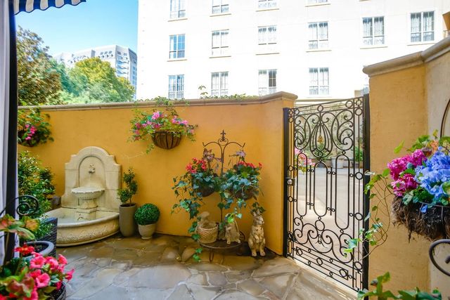 2300 Leonard Street 100, Dallas, TX 75201