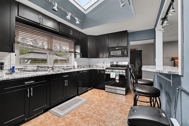 2403 Hacker Drive, Joliet, IL 60435