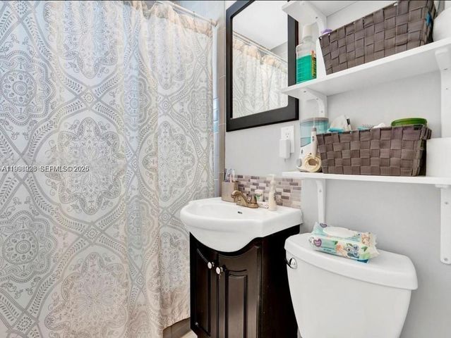 6930 SW 12th St, Pembroke Pines, FL 33023