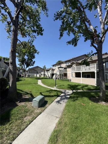 12561 Edgemont 16, Garden Grove, CA 92845
