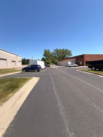 24401 Maplehurst Drive, Clinton Township, MI 48036