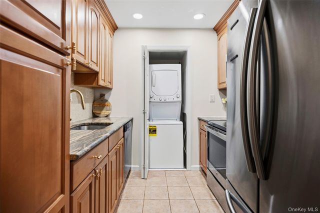 36 Richmond Boulevard 4A, Ronkonkoma, NY 11779