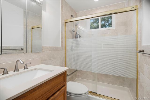 36 Richmond Boulevard 4A, Ronkonkoma, NY 11779