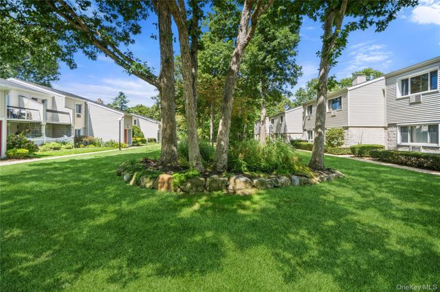 36 Richmond Boulevard 4A, Ronkonkoma, NY 11779