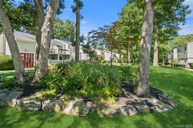 36 Richmond Boulevard 4A, Ronkonkoma, NY 11779