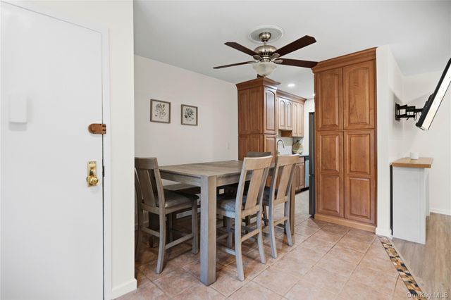36 Richmond Boulevard 4A, Ronkonkoma, NY 11779