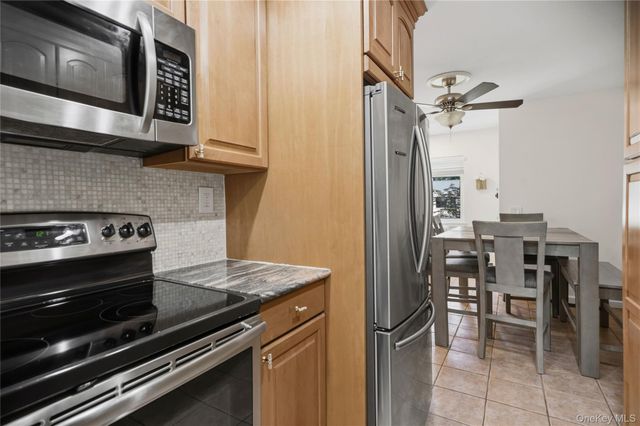 36 Richmond Boulevard 4A, Ronkonkoma, NY 11779
