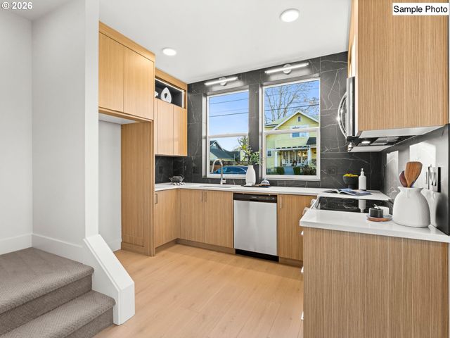 6214 N Kerby Ave, Portland, OR 97217