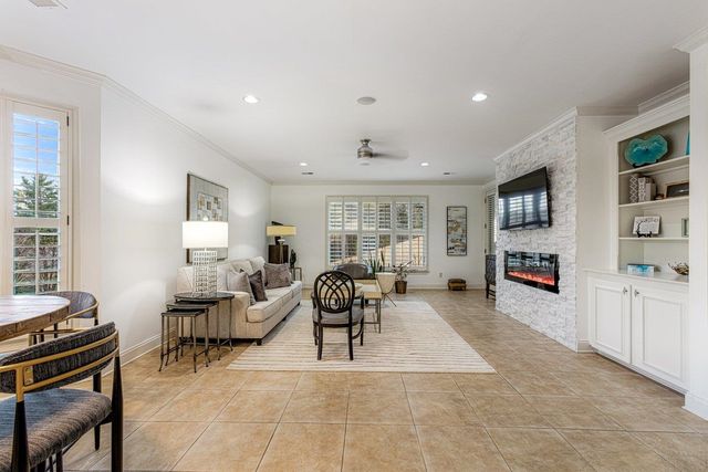 438 GREYWOOD LN, Cordova, TN 38018