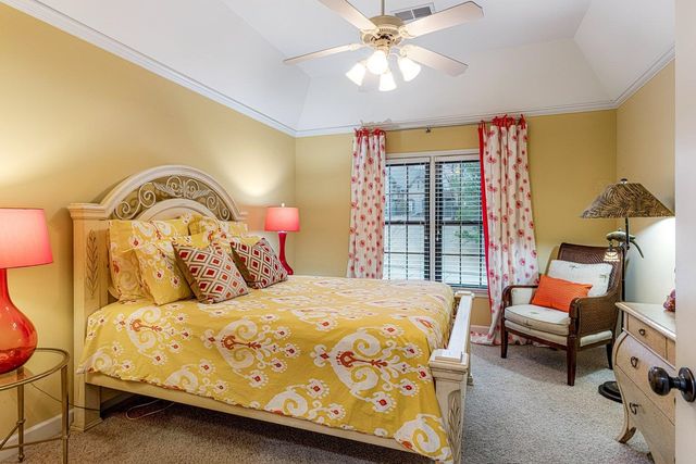 438 GREYWOOD LN, Cordova, TN 38018