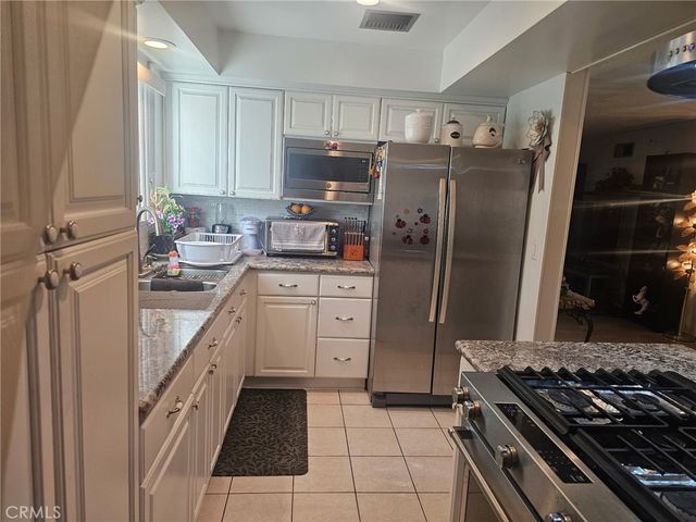 10883 Vinedale, Sun Valley, CA 91352