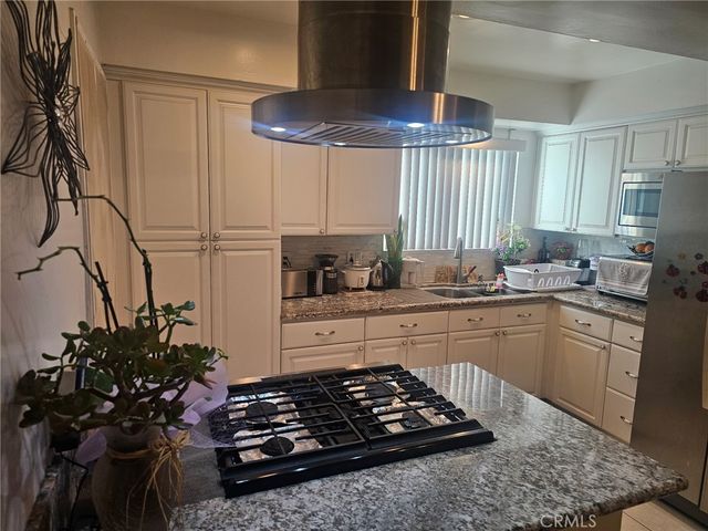 10883 Vinedale, Sun Valley, CA 91352