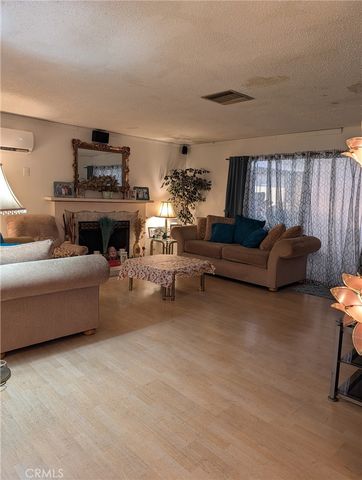 10883 Vinedale, Sun Valley, CA 91352