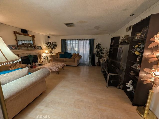 10883 Vinedale, Sun Valley, CA 91352