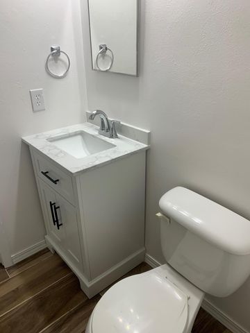 806 Blvd De L Orleans, Mary Esther, FL 32569