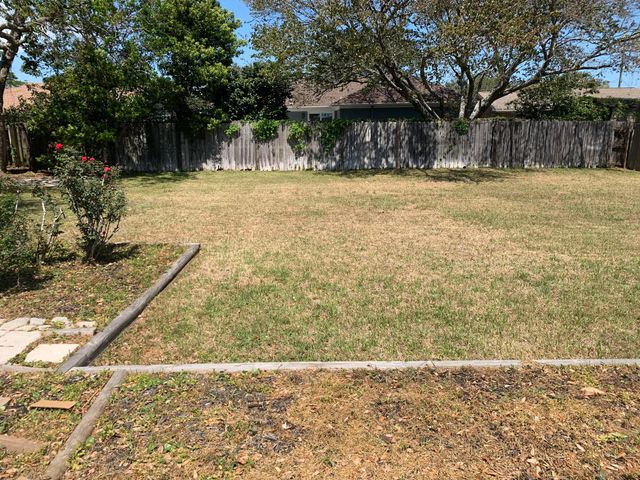 806 Blvd De L Orleans, Mary Esther, FL 32569