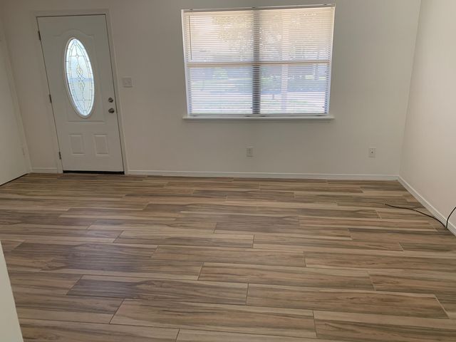 806 Blvd De L Orleans, Mary Esther, FL 32569