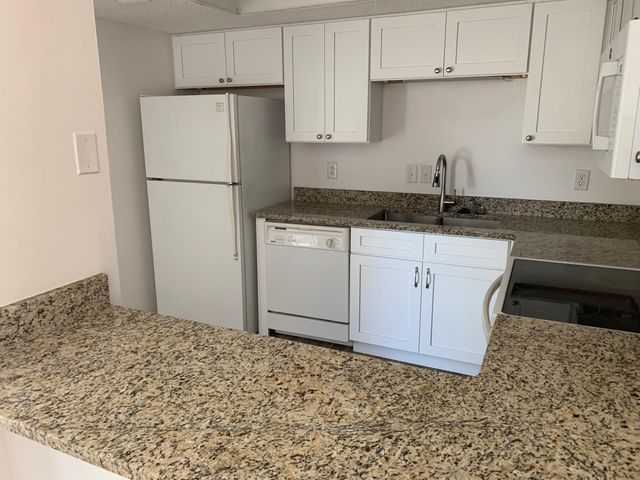 806 Blvd De L Orleans, Mary Esther, FL 32569