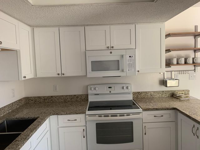 806 Blvd De L Orleans, Mary Esther, FL 32569