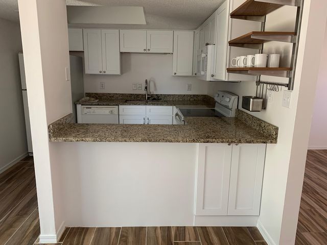 806 Blvd De L Orleans, Mary Esther, FL 32569