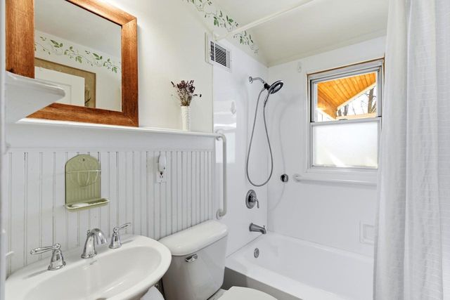 3911 Winnemac Avenue, Madison, WI 53711