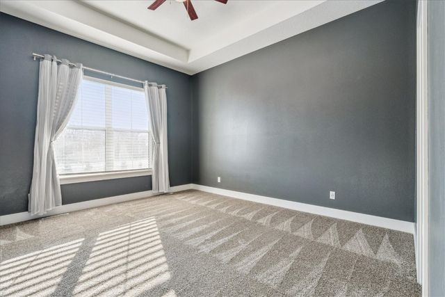 9243 Feather Ridge Pass, Cedar Rapids, IA 52411