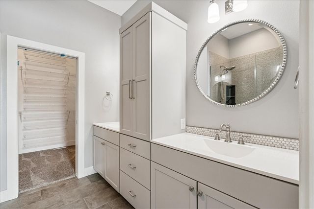 9243 Feather Ridge Pass, Cedar Rapids, IA 52411