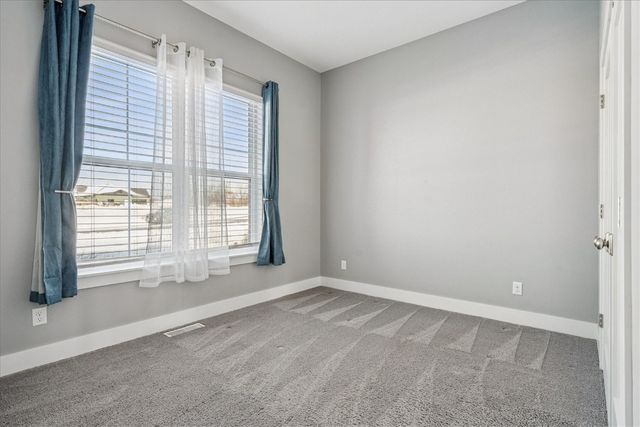 9243 Feather Ridge Pass, Cedar Rapids, IA 52411