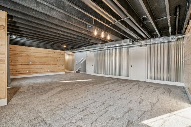 9243 Feather Ridge Pass, Cedar Rapids, IA 52411