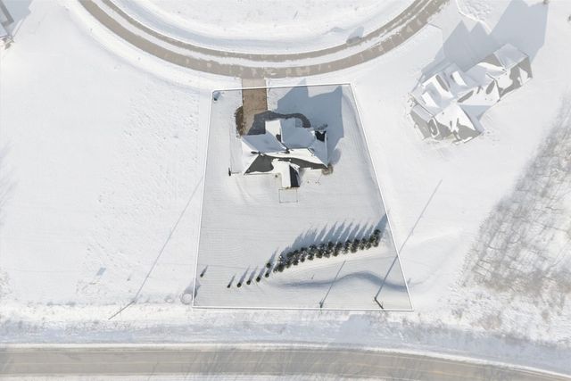 9243 Feather Ridge Pass, Cedar Rapids, IA 52411