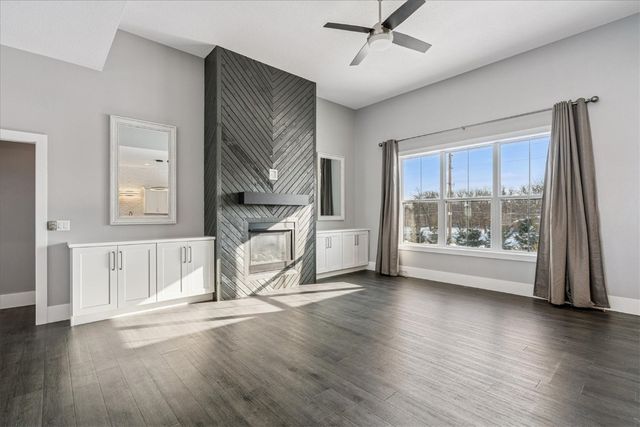 9243 Feather Ridge Pass, Cedar Rapids, IA 52411