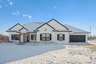 9243 Feather Ridge Pass, Cedar Rapids, IA 52411