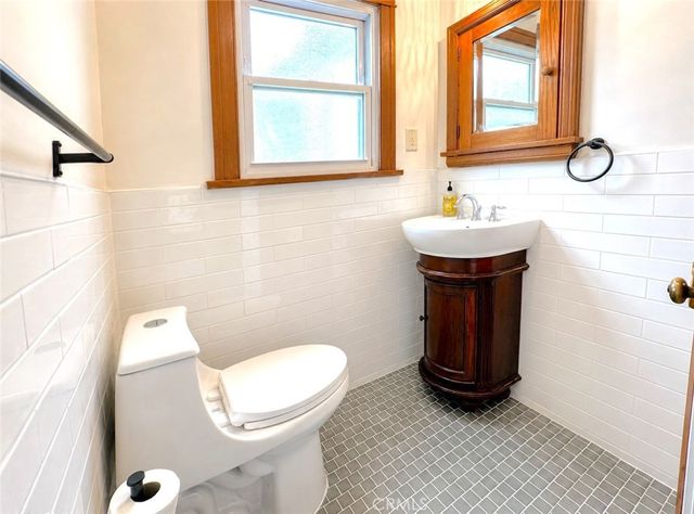 6622 W 6th, Los Angeles, CA 90048