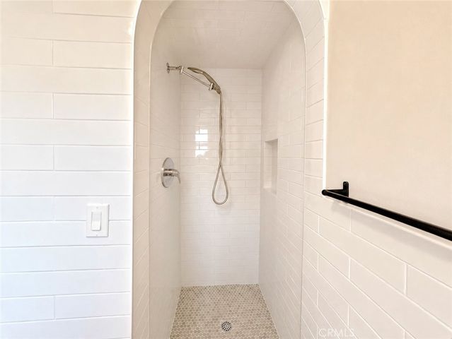 6622 W 6th, Los Angeles, CA 90048