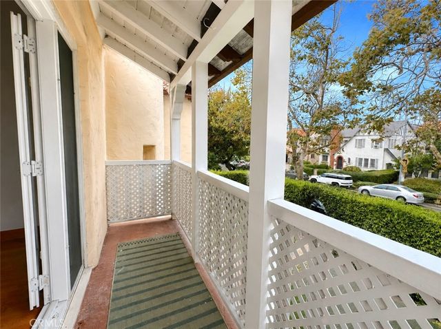 6622 W 6th, Los Angeles, CA 90048