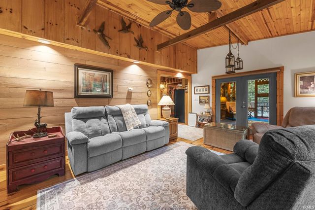 3331 N Shamrock Lane, Birdseye, IN 47513